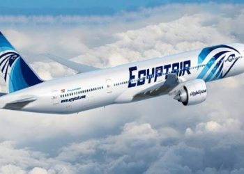 طائرة "مصر للطيران" تغير مسارها وتهبط اضطراريا.. تعرف على السبب 1