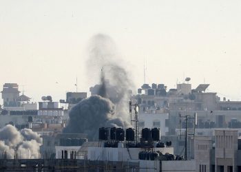 إسرائيل تستهدف موقعين لـ"حماس" بالمدفعية والطائرات 5