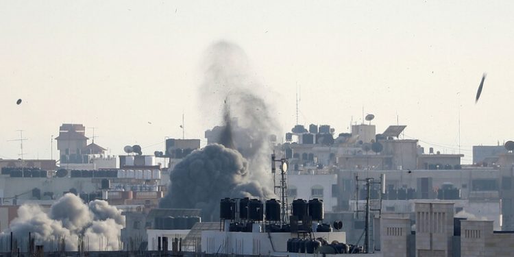 إسرائيل تستهدف موقعين لـ"حماس" بالمدفعية والطائرات 1