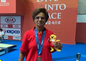 السباحة سهير العطار صاحبة الـ 74 عاماً: لم أتوقع الحصول على الميدالية الفضية ببطولة العالم 2