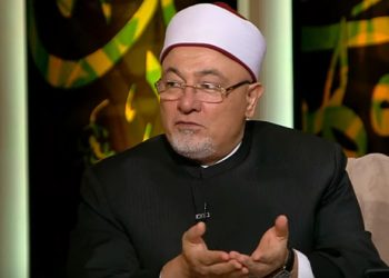 خالد الجندي لـ أهالي أسيوط : مستقبلك مش متوقف على ملابسك الداخلية "فيديو" 1