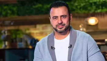 حقيقة هجوم مصطفى حسني على حلا شيحة : كل ما بشوفك بدعي بالثبات 3