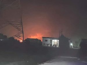 صور.. رفع الطوارئ بمحافظة البحيرة بعد حريق خط البترول 10
