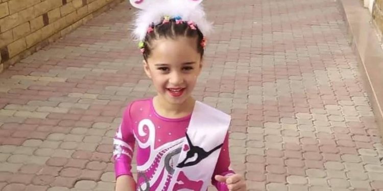 الطفلة بيرى محمد تحصد الميدالية الفضية فى بطولة الجمهورية للجمباز 1