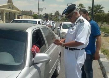المرور يضبط 18 سيارة و دراجة بخارية متروكة فى حملات بالقاهرة 8