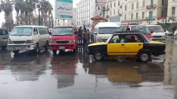 أمطار غزيرة تعاود السقوط على الإسكندرية مصحوب برياح باردة 1