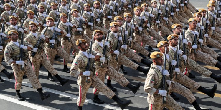 الجيش الإيراني حول الاحتجاجات: سنقف بقوة في وجه أى اعتداء 1