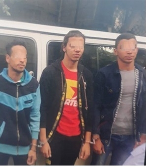 إلقاء القبض على ٣ طلاب اصحاب فيديو" التنمر" على طالب سوداني 1