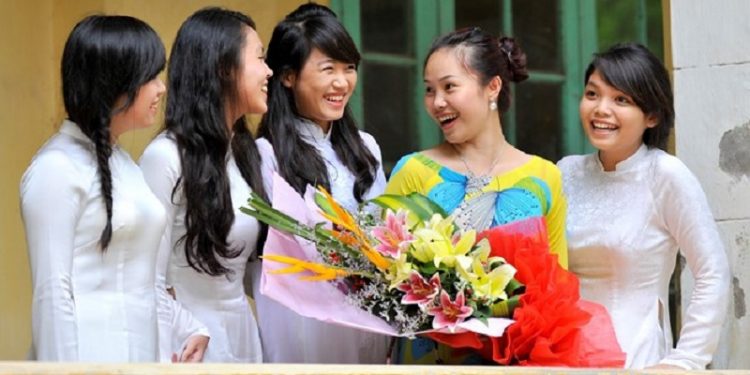 فيتنام تحتفل بيوم المعلم.. اليوم 1