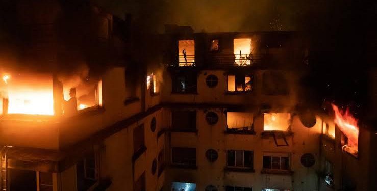 السيطرة على حريق داخل شقة سكنية فى الموسكى دون اصابات 1