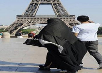 مرصد الإسلاموفوبيا : 60% من المحجبات فى فرنسا تعرضن للتمييز 13