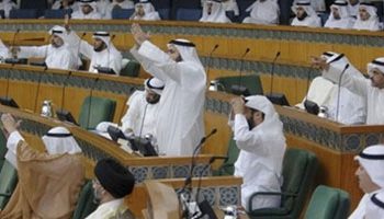 وزيرة الأشغال الكويتية تتقدم باستقالتها بعد استجوابها بمجلس الأمة 14