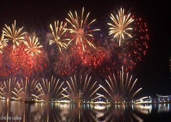 الإمارات تستقبل 2020 والسماء تضيئ احتفالا بالكريسماس 2