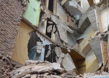 انتشال 5 مصابين من انهيار منزل بمنطقة بولاق 8