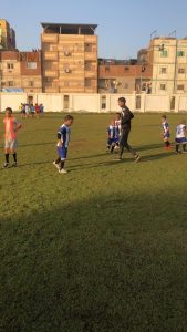 بالصور.. أول فريق للاقزام لكة القدم في مصر 2