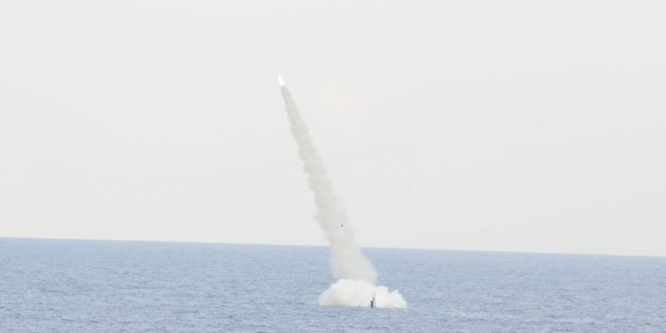إطلاق صاروخ من غواصة مصرية بالمتوسط