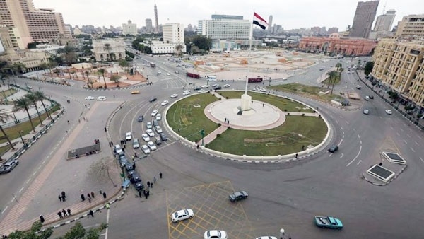 السيسى يوجه بتطوير ميدان التحرير لإضافة لمسة حضارية بقطع الاثار 1