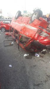 اصابة 8 أشخاص في حادث تصادم بين 5 سيارات بالطريق الدائرى بالتجمع(صور) 3