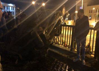 سقوط سيارة ملاكي من أعلى كوبرى أكتوبر بميدان رمسيس (صور) 5