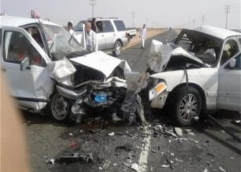 إصابة 3 اشخاص فى حادث تصادم سيارتين أعلى طريق الإسماعيلية الصحراوى 3