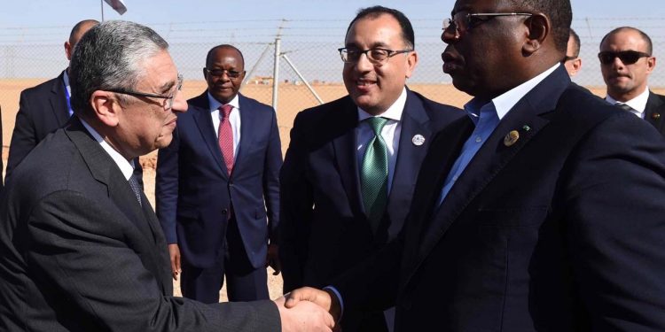 رئيس السنغال يشيد بمشروع بنبان للطاقة الشمسية: نموذج يحتذى فى هذا القطاع 1
