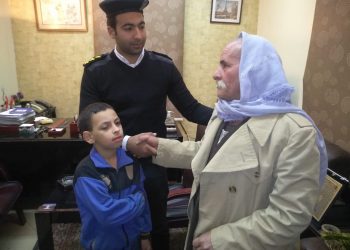 أمن القاهرة يعيد طفل صغير عثر عليه بمنطقة قصر النيل 2