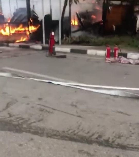 السيطرة على حريق داخل فرع النادى الأهلى بالشيخ زايد دون اصابات "صور" 7