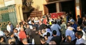 لحظة تشييع جثمان شعبان عبد الرحيم من مسجد السيدة نفيسة "فيديو وصور" 4