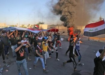 متظاهرين العراق