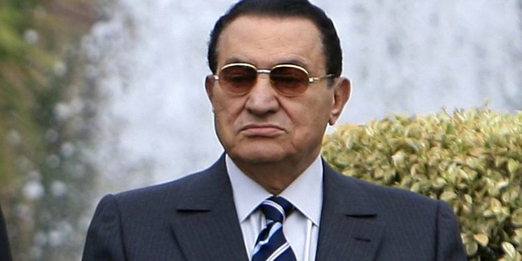 تعرّف على تفاصيل فتح التحقيق فى محاولة اغتيال "مبارك" 1