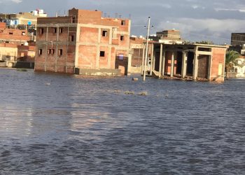 بالفيديو والصور.. المياه تغرق عدد من منازل برج مغيزل بـ"كفر الشيخ" 1