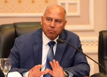 وزير النقل يتفقد محوري ديروط وسمالوط على النيل بتكلفة 3.2 مليار جنيه 2