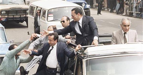 تعرّف على تفاصيل فتح التحقيق فى محاولة اغتيال "مبارك" 2
