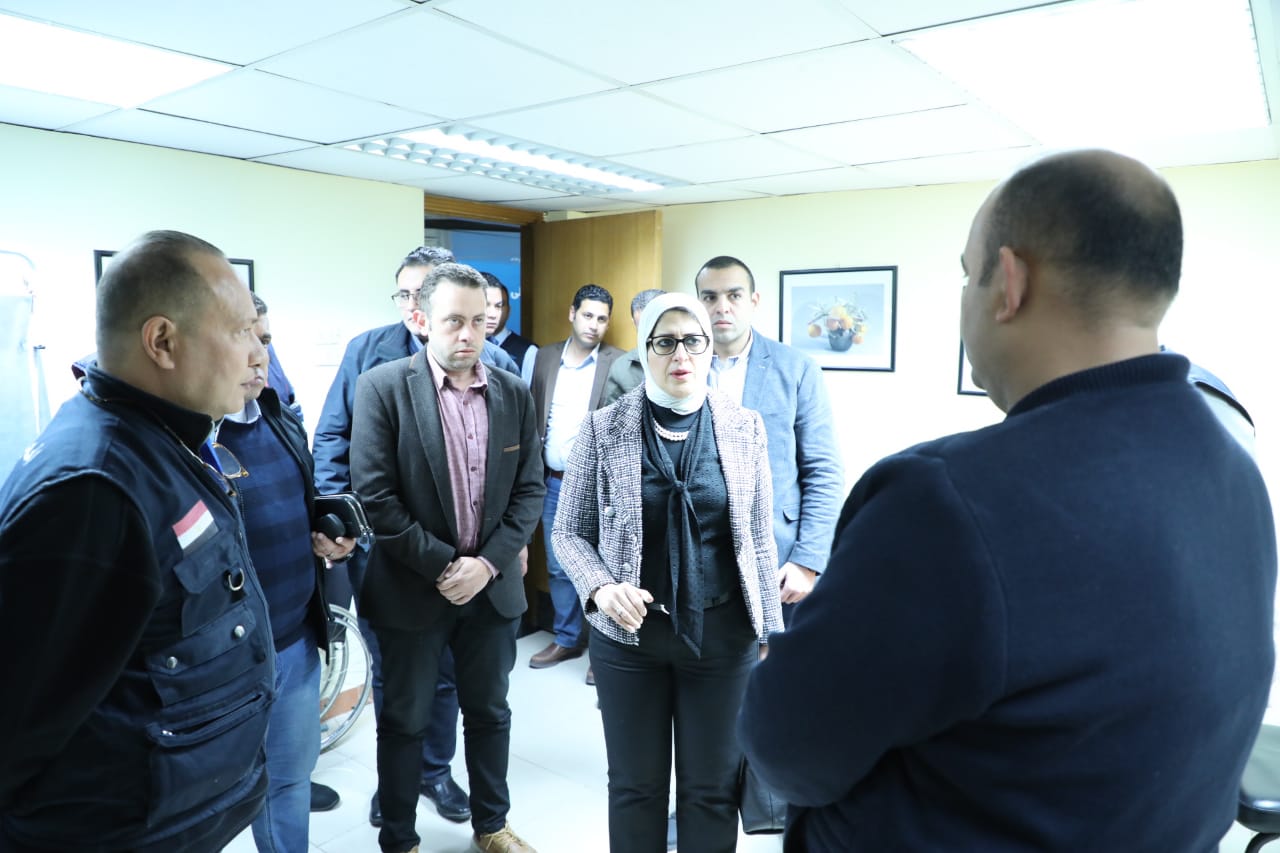 وزيرة الصحة تراجع الإجراءات الوقائية بمطار شرم الشيخ لمنع تسلل "كورونا" 3
