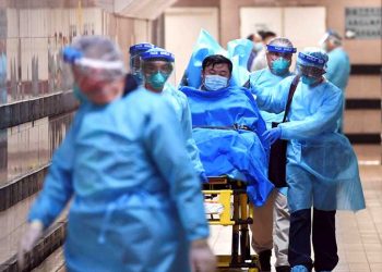 الصين تعلن وصول عدد وفيات فيروس كورونا إلى 871 شخصاً 2