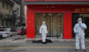 جثة بلا مأوى في شوارع ووهان الصينية