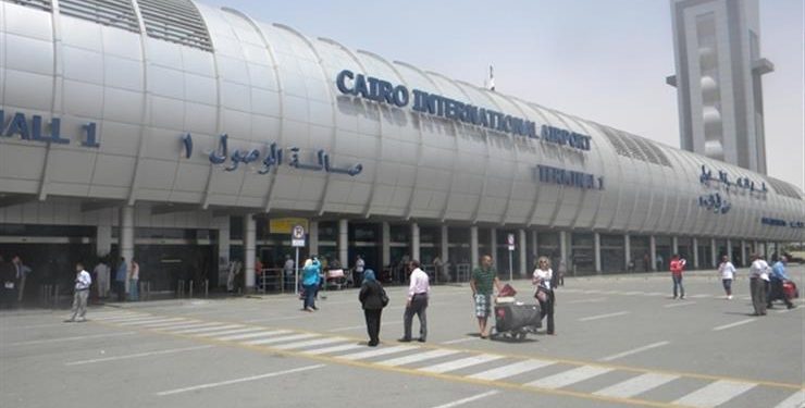 تعقيم مطار القاهرة للوقاية من انتشار فيروس كورونا 1