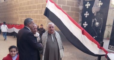 علم مصر يزين الكنائس قبل انطلاق قداس عيد الميلاد بالقليوبية 1