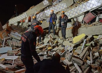 ارتفاع ضحايا زلزال تركيا إلى 35 قتيلا.. والاصابات تجاوزت 1000 5