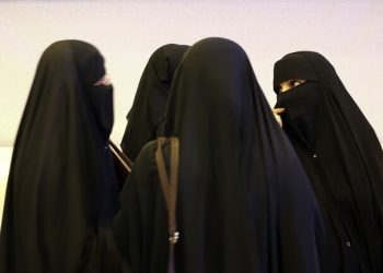 بالفيديو .. داعية سعودي يثير الجدل بعد حديثه عن حق الفتاة في العيش وحدها 3