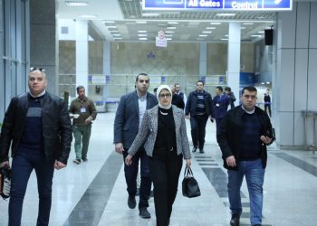 وزيرة الصحة تراجع الإجراءات الوقائية بمطار شرم الشيخ لمنع تسلل "كورونا" 8