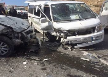 إصابة 5 اشخاص إثر حادث انقلاب ميكروباص أعلى طريق إسكندرية الصحراوي 1