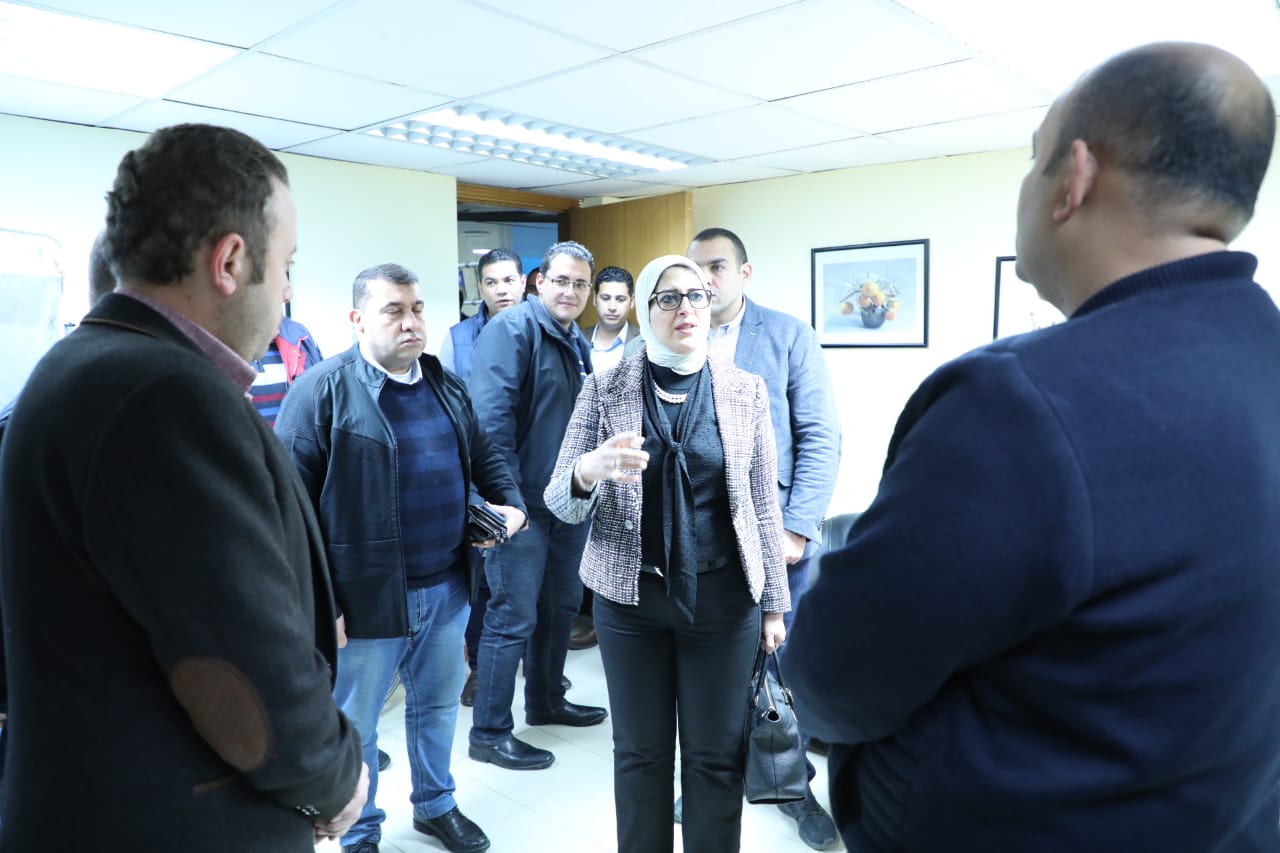 وزيرة الصحة تراجع الإجراءات الوقائية بمطار شرم الشيخ لمنع تسلل "كورونا" 4