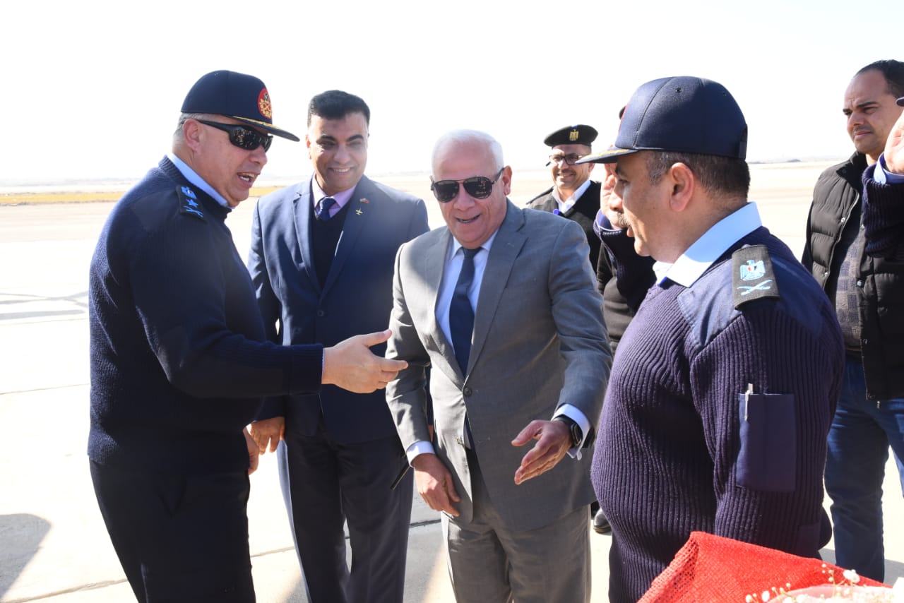 محافظ بورسعيد يستقبل قائد القوات البحرية .. صور 3