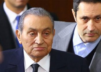 "الديب " عن صحة "مبارك" : زي الفل ومخه حاضر وواعي 3