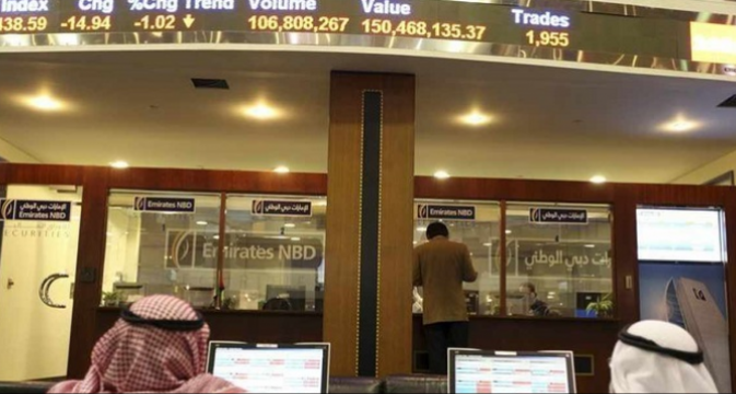 أسهم البنوك ترتفع في السعودية والإمارات وتتراجع في قطر