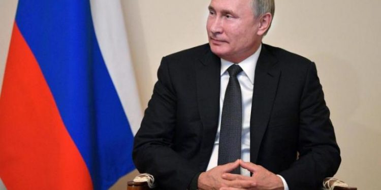 الرئيس الروسي يتلقى رسالة من حفتر قبل مؤتمر برلين