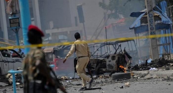إصابة 11 صوماليا بينهما أربعة أتراك في تفجير انتحاري قرب مقديشيو 1