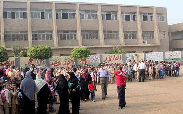 المحكمة تفصل مدرسًا تحرش جسديًا بـ120 تلميذة في الإسكندرية 1