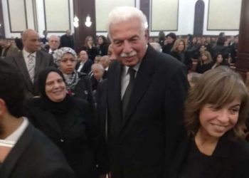 أحمد نظيف يصل عزاء الرئيس الأسبق مبارك 10